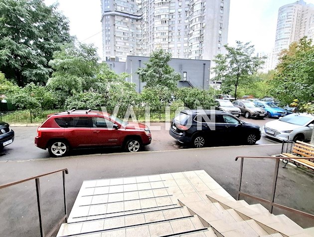 Продажа 2к квартиры, левый берег, Дарницкий, метро Позняки, по ул. Григоренка 36