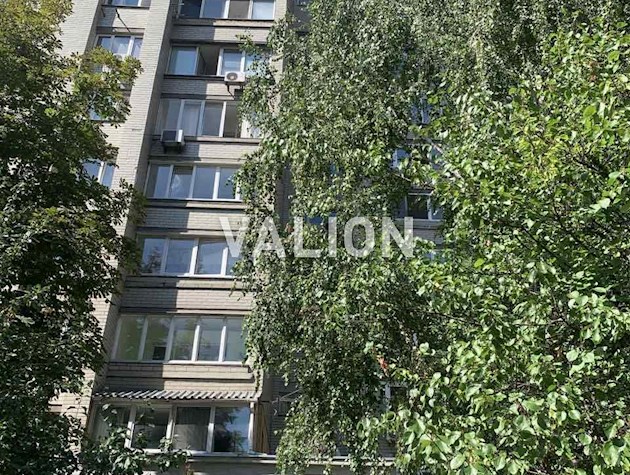 Продам 1 комнатную по ул. Малевича 83, метро Дворец Украина