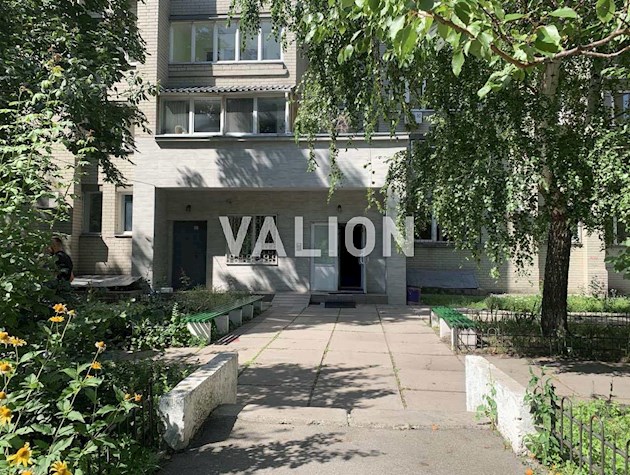 Продам 1 комнатную по ул. Малевича 83, метро Дворец Украина