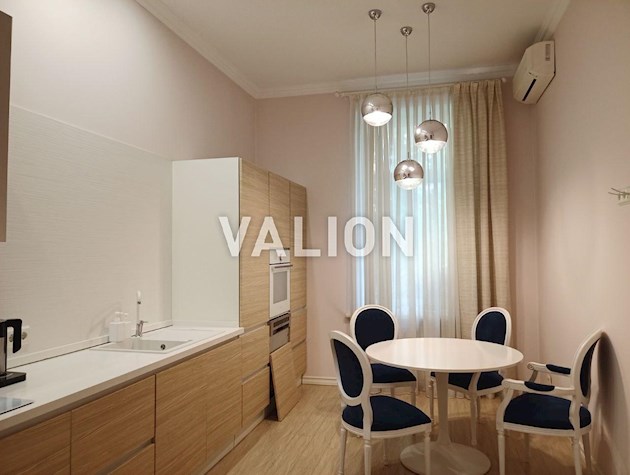 Продажа 2 комнатной квартиры в престижном доме, ул. Сечевых Стрельцов, 10, центр, Львовская площадь