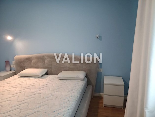 Продаж 2-кімнатної квартири в середовищі митців по вул. Січових Стрільців 10, центр, Львівська площа