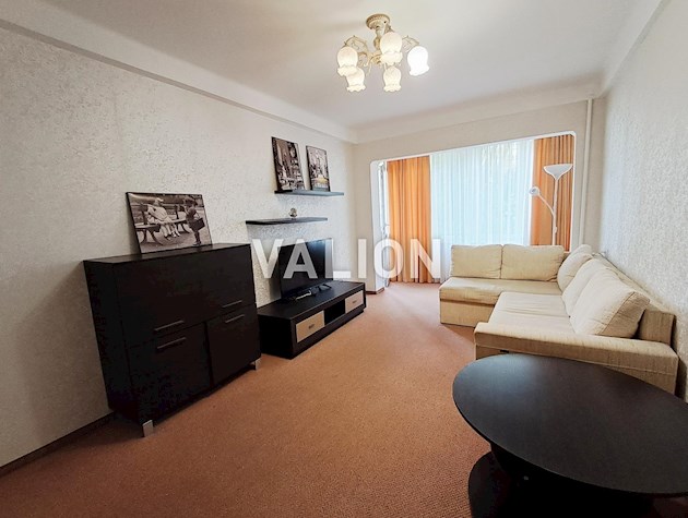 Продаж 2 кімнатної квартири на Русанівському бульварі 9