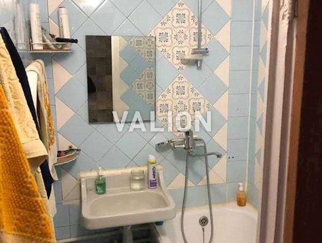 Продается просторная 3-х комнатная квартира по просп. Свободы,30а