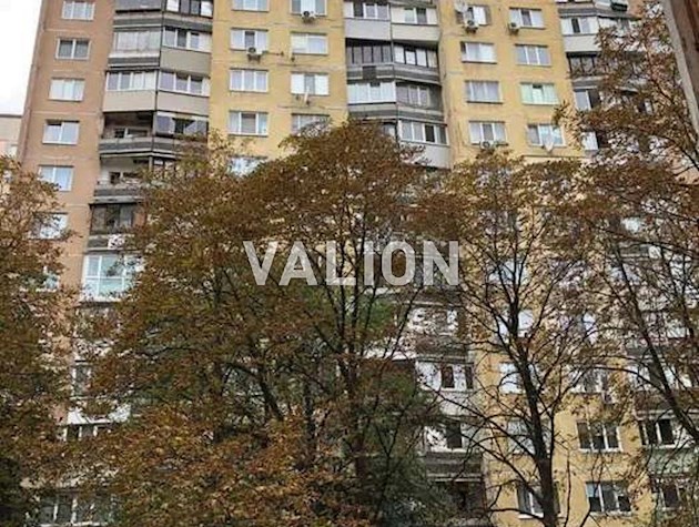 Продается просторная 3-х комнатная квартира по просп. Свободы,30а