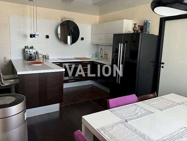 Продажа 4-комнатной квартиры на просп.Лобановского (Краснозвездный), 4а