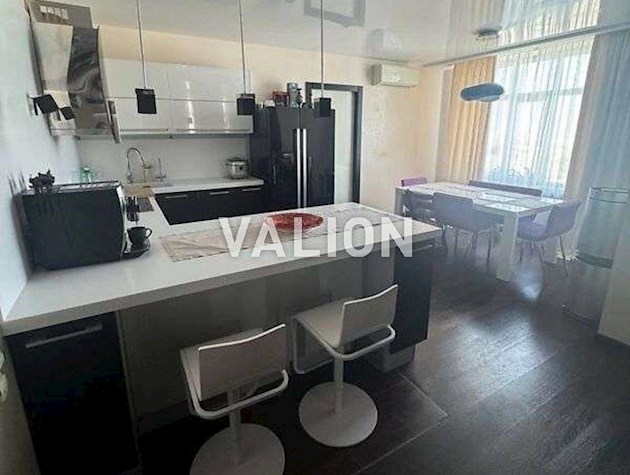 Продажа 4-комнатной квартиры на просп.Лобановского (Краснозвездный), 4а