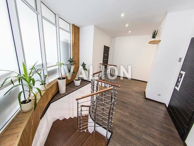 Продаж 7к. квартири з двома терасами вул. Князів Острозьких,46