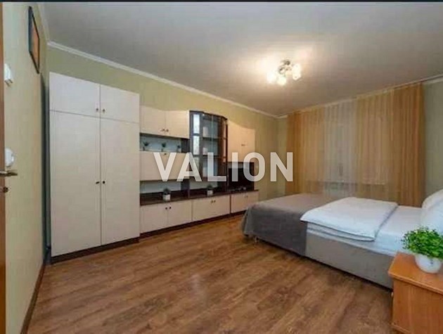 Продам 1-комнатную квартиру, 43 м2, ул. Е.Пчелки 2Б.