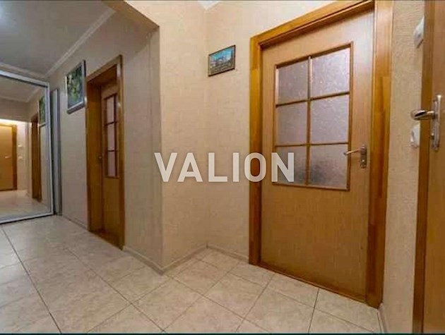 Продам 1-комнатную квартиру, 43 м2, ул. Е.Пчелки 2Б.