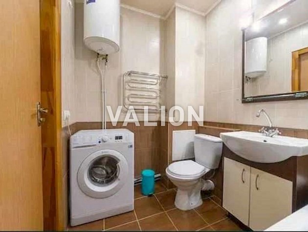 Продам 1-комнатную квартиру, 43 м2, ул. Е.Пчелки 2Б.