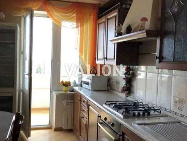 Продаж 3-к квартири вул. М.Омеляновича-Павленка 13