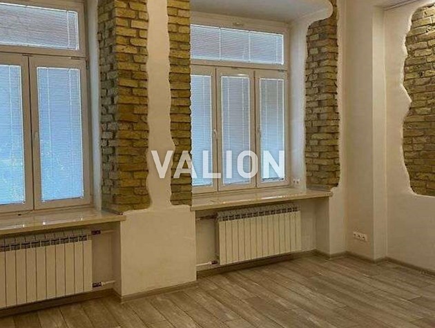 Продається 4-кімнатна квартира Крутий узвіз, 5