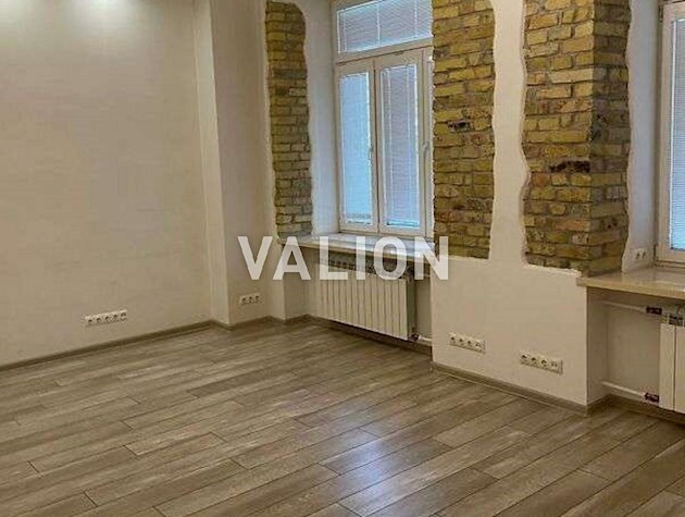 Продається 4-кімнатна квартира Крутий узвіз, 5