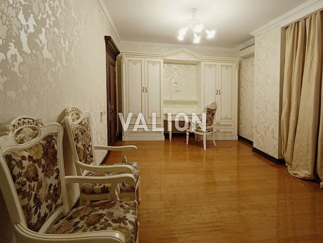 Продажа 4-комнатной квартиры по ул. Александра Мишуги 2, Дарницкий район