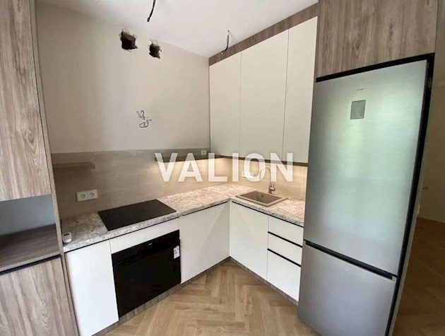 Продаж 2-кімнатної квартири по вул.Профспілкова, 5а