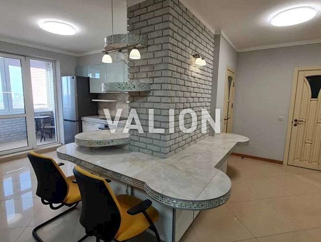 Продаж 2к квартири Оболонський р-н, вул. Героїв полку Азов, буд. 8.