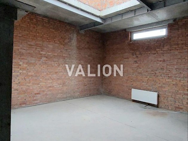 Видовий 3к пентхаус у будинку бізнес-класу вул. Січових Стрільців,44а в історичній частині Києва з терасою на даху