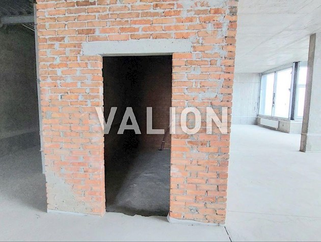 Видовий 3к пентхаус у будинку бізнес-класу вул. Січових Стрільців,44а в історичній частині Києва з терасою на даху