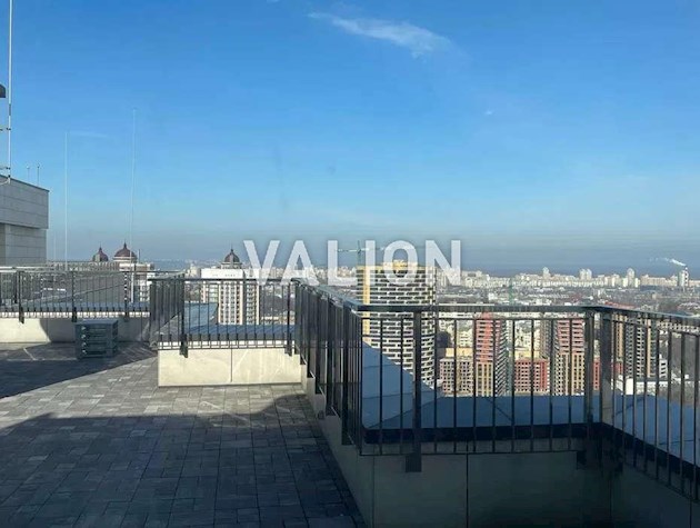 Видовий 3к пентхаус у будинку бізнес-класу вул. Січових Стрільців,44а в історичній частині Києва з терасою на даху