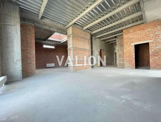 Видовий 3к пентхаус у будинку бізнес-класу вул. Січових Стрільців,44а в історичній частині Києва з терасою на даху