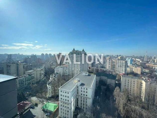 Видовий 3к пентхаус у будинку бізнес-класу вул. Січових Стрільців,44а в історичній частині Києва з терасою на даху