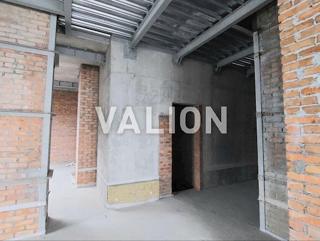 Видовий 3к пентхаус у будинку бізнес-класу вул. Січових Стрільців,44а в історичній частині Києва з терасою на даху