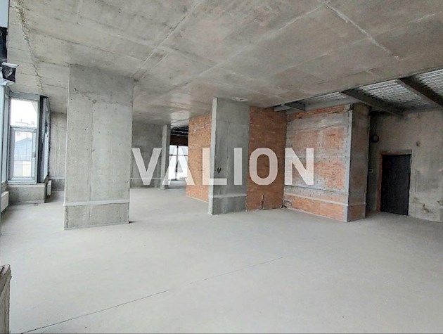 Видовий 3к пентхаус у будинку бізнес-класу вул. Січових Стрільців,44а в історичній частині Києва з терасою на даху