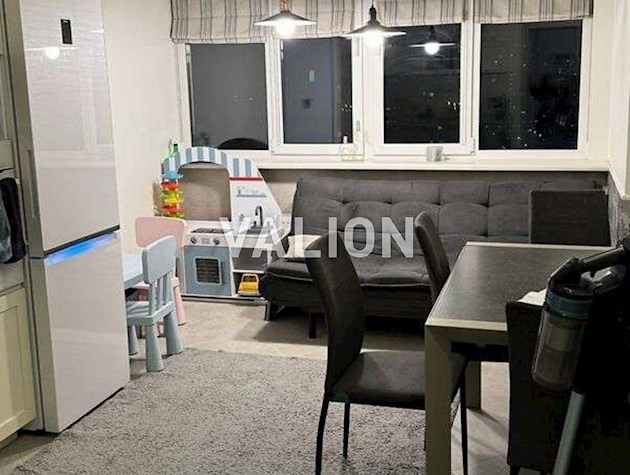 Продаж 2-кімнатної квартири по вул. Драгоманова 2Б.