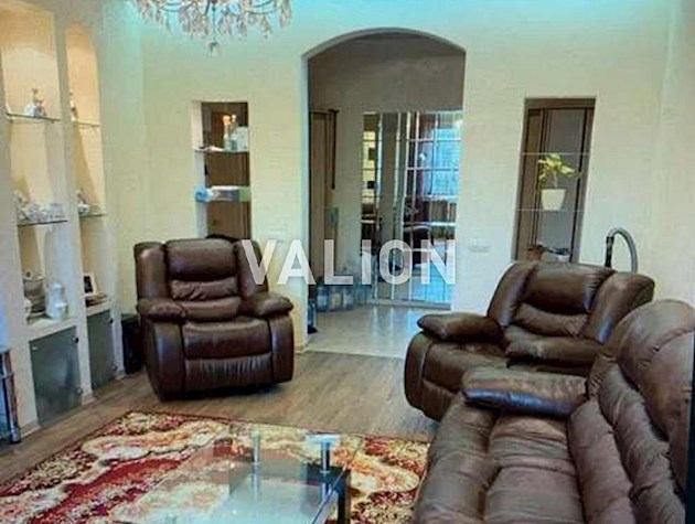 Продажа 3-комнатной квартиры по ул.Лукьяненко Левка (Тимошенко), 21