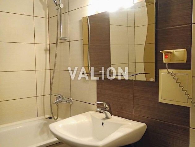 Продажа 2 комн. квартиры, ул. В.Котарбинского 10/12, центр.