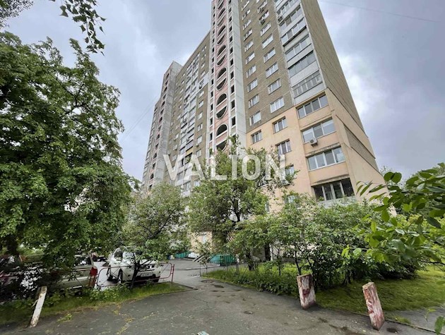 Прода 3 кімнатной квартири вул. Полярна 8г, Оболонський район.