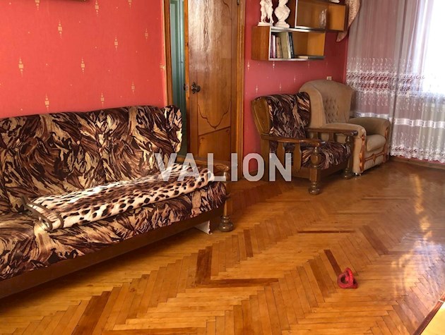 Продам четырехкомнатную квартиру в сердце Киева, проспект Берестейский 1.