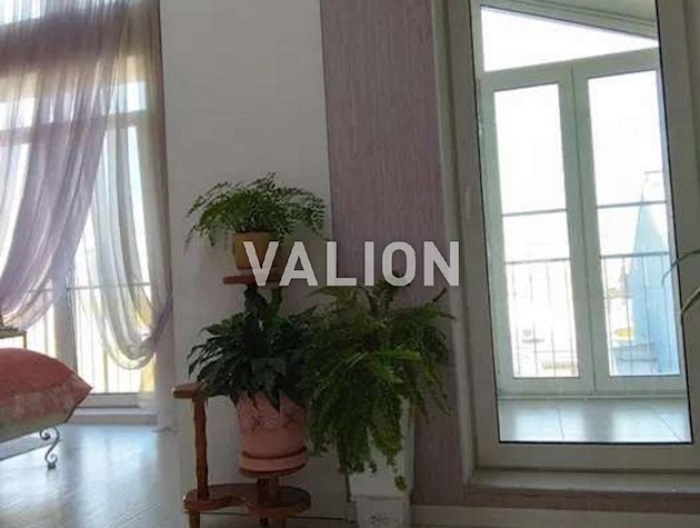 Продаж 4-х квартири Регенераторна вул. 4к5 ЖК Комфорт Таун