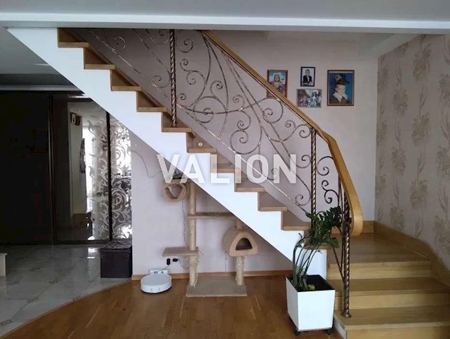 Продаж 4-х квартири Регенераторна вул. 4к5 ЖК Комфорт Таун