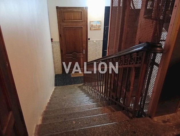 Продажа 5 комн. квартиры, ул. Круглоуниверситетская, 7, центр, Печерский район.