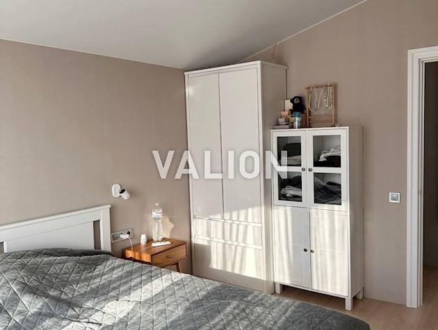 Продам 2 кімнатну квартиру з ремонтом в ЖК Клубний, вул. Сергія Колоса, буд. 2Е