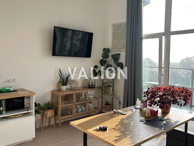 Продам 2 кімнатну квартиру з ремонтом в ЖК Клубний, вул. Сергія Колоса, буд. 2Е