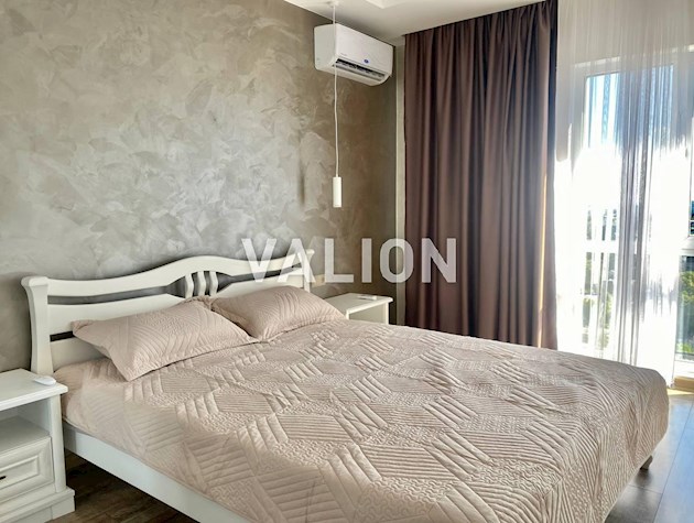 Продается 1к квартира с новым ремонтом в ЖК Новая Англия