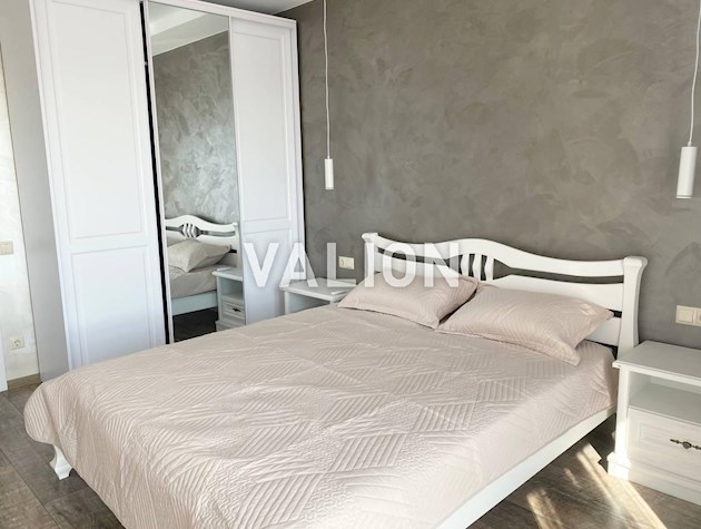 Продается 1к квартира с новым ремонтом в ЖК Новая Англия