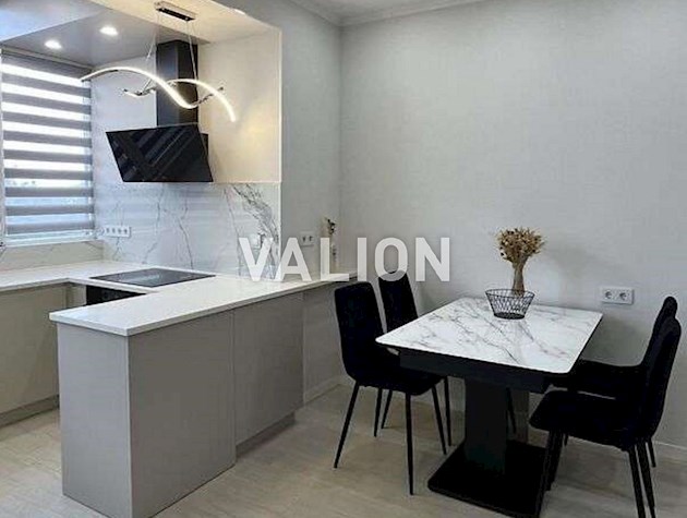 Продаж двокімнатної квартири по вул. Радистів 34д в ЖК Лісова Казка