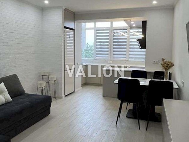 Продаж двокімнатної квартири по вул. Радистів 34д в ЖК Лісова Казка