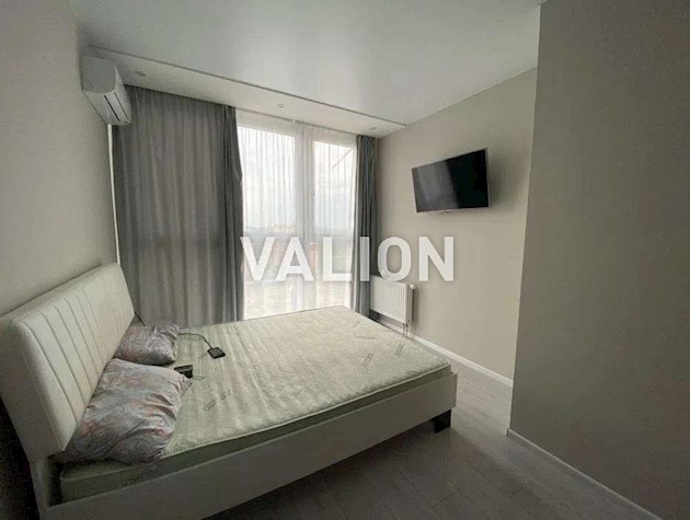 Продаж 1-к квартири вул. Михайла Драгоманова 2б