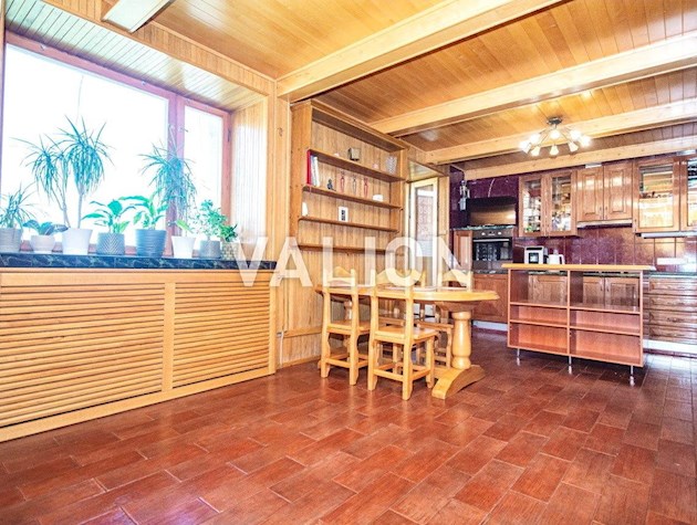 Дворівнева 4-кімнатна квартира на Позняках вулиця Драгоманова 17