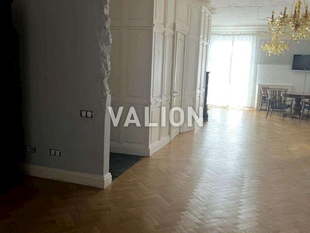 Продается двухсторонняя 3к квартира в центре Киева ул. Кропивницкого, 9 с шикарным видом
