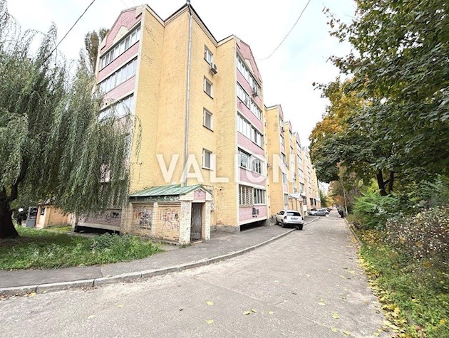 Продажа: 3к квартира с современным ремонтом ул. Нежинская 10 Соломенский район