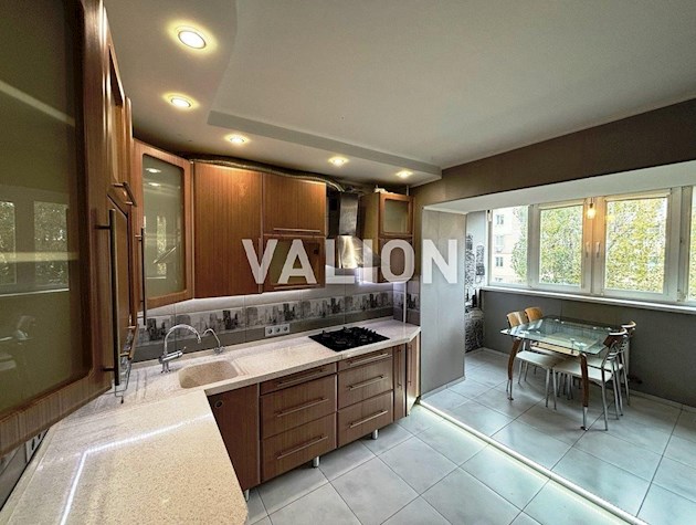 Продажа: 3к квартира с современным ремонтом ул. Нежинская 10 Соломенский район