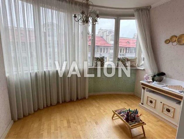 Продажа 4-комнатной квартиры пр. Владимира Ивасюка 10а