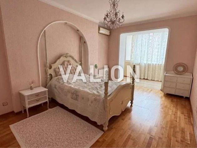 Продажа 4-комнатной квартиры пр. Владимира Ивасюка 10а