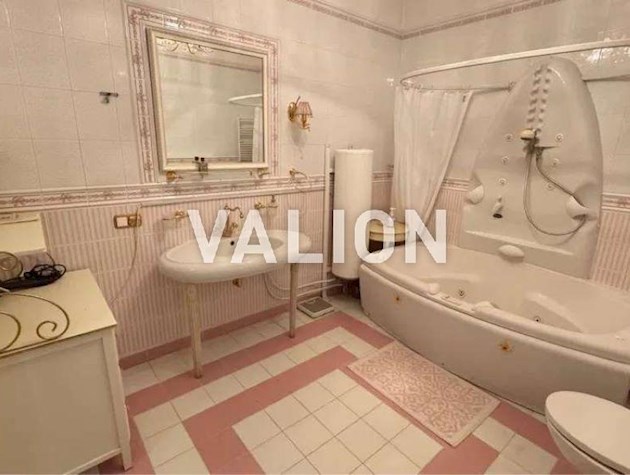 Продажа 4-комнатной квартиры пр. Владимира Ивасюка 10а