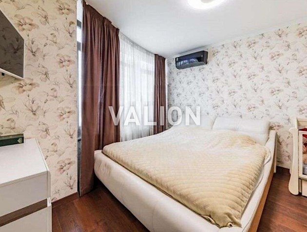 Продаж 3-кімнатної квартири на просп.Науки, 80а/73